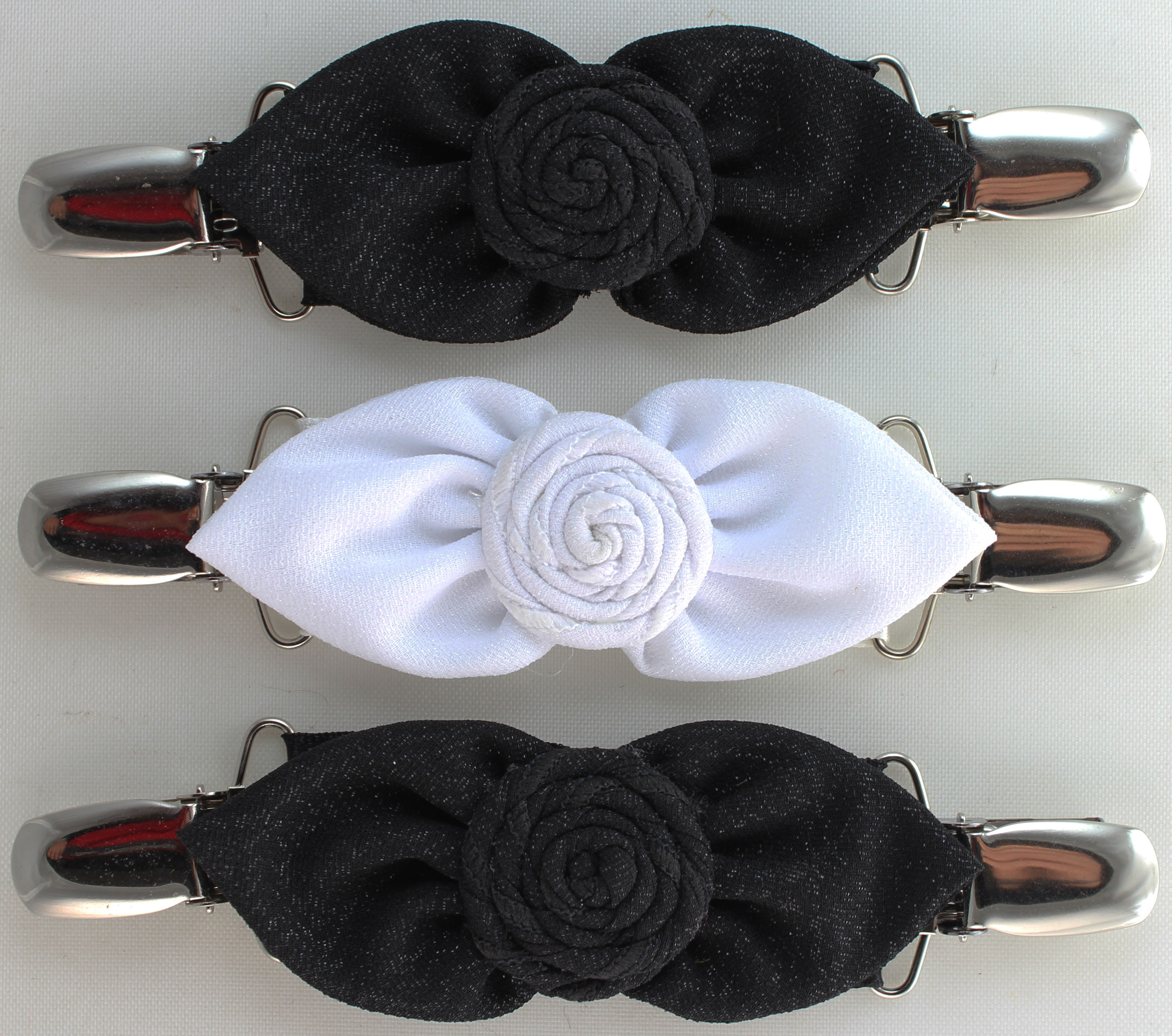 Petal Flower Jacket Clip - 1ct - Black/White