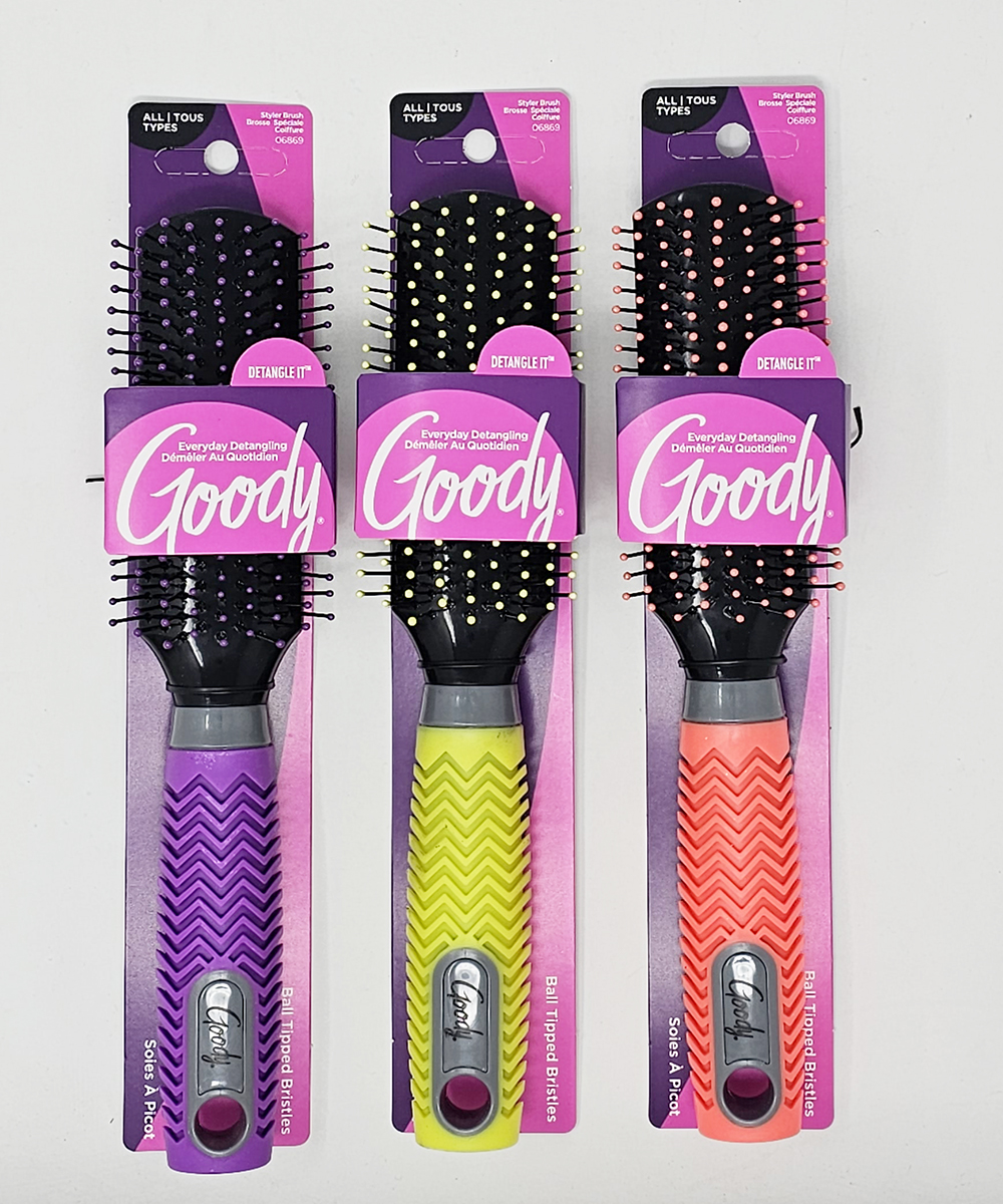 GOODY DETANGLE STYLER BRUSH WITH TEXTURED RUBBER GRIP